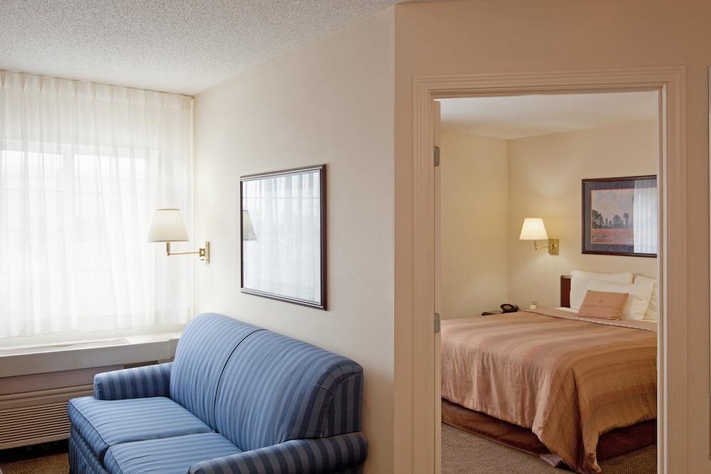 Sonesta Simply Suites Boston Брейнтри Экстерьер фото