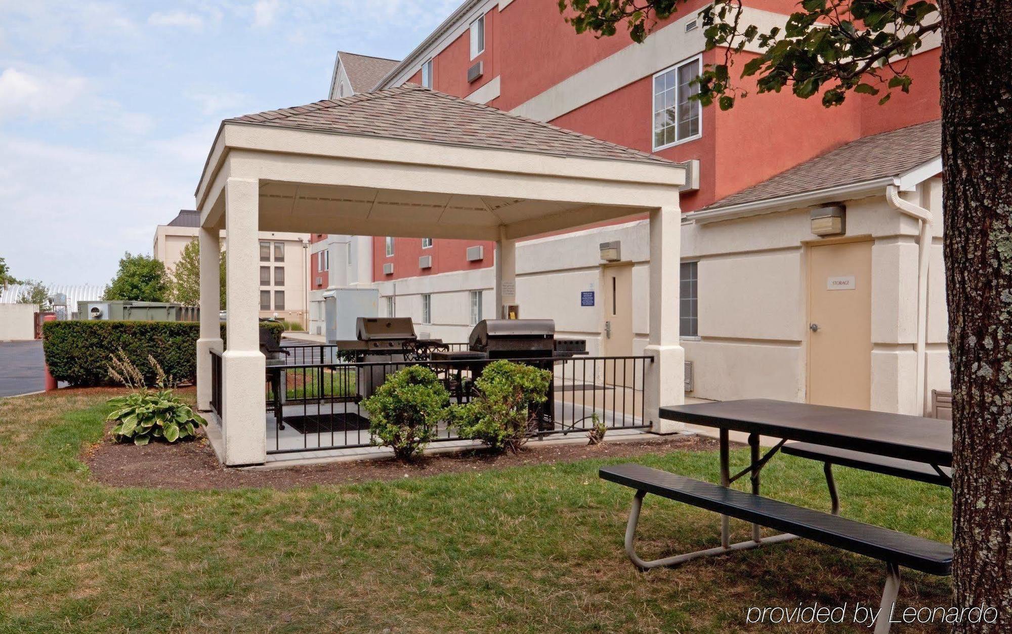 Sonesta Simply Suites Boston Брейнтри Экстерьер фото