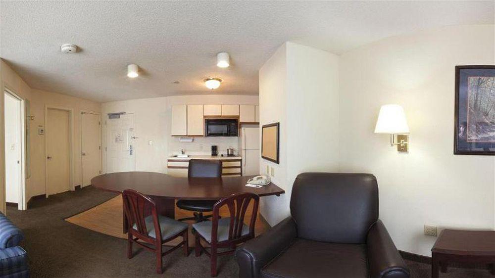 Sonesta Simply Suites Boston Брейнтри Экстерьер фото