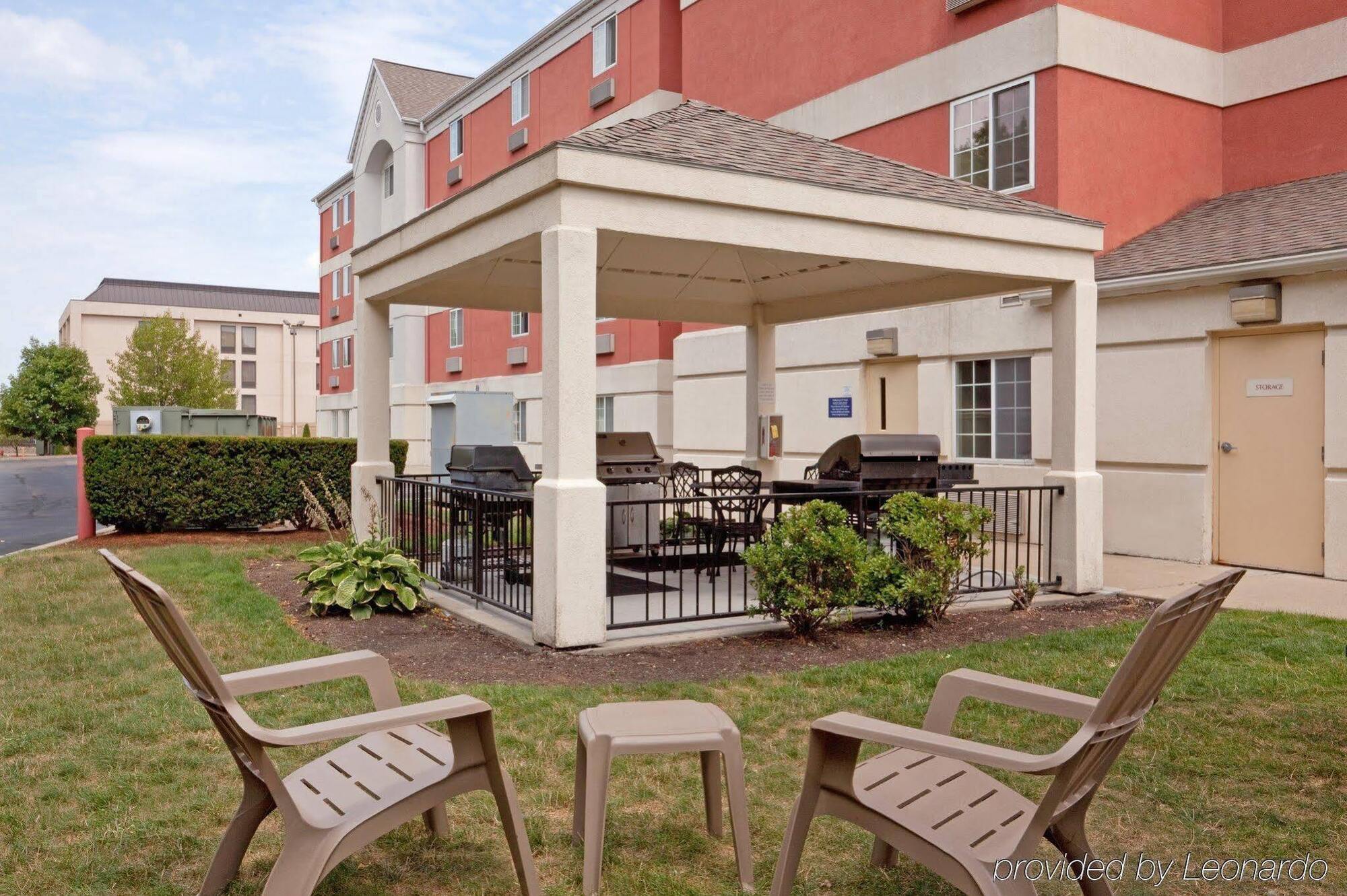 Sonesta Simply Suites Boston Брейнтри Экстерьер фото